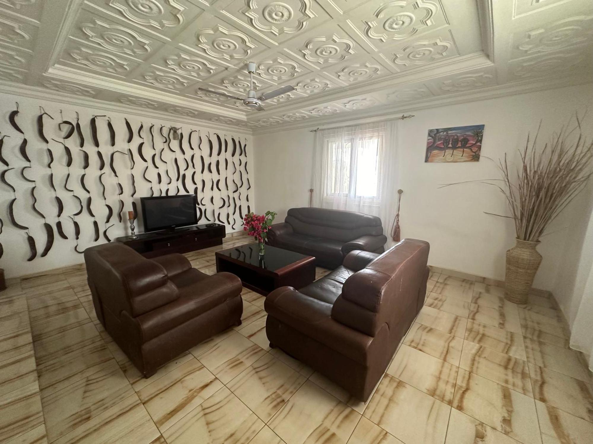 Fhs Foundation House Bijilo Extérieur photo